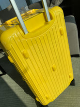 Load image into Gallery viewer, ESSENTIAL TRUNK PLUS 100L (GLOSS SAFFRON)