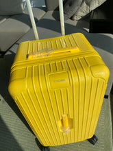 Load image into Gallery viewer, ESSENTIAL TRUNK PLUS 100L (GLOSS SAFFRON)