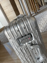 Load image into Gallery viewer, RIMOWA X CHRISTIAN 36L GRADIENT SILVER OBLIQUE