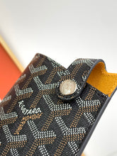 Load image into Gallery viewer, MONTMARTRE GM PHONE POUCH (BLACK)