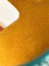 Load image into Gallery viewer, MONTMARTRE GM PHONE POUCH (GREEN)