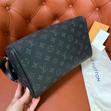 Load image into Gallery viewer, LOUIS DOPP KIT (MONOGRAM BLACK)