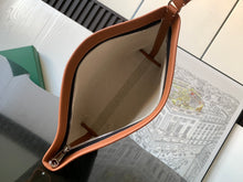 Load image into Gallery viewer, CONTI POUCH (BLACK TAN)