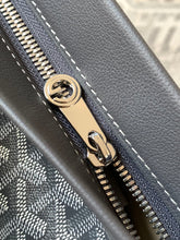 Load image into Gallery viewer, CONTI POUCH (GREY)