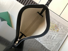 Load image into Gallery viewer, CONTI POUCH (BLACK)