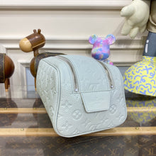 Load image into Gallery viewer, LOUIS DOPP KIT (WHITE)