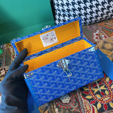 Load image into Gallery viewer, CASSETTE TRUNK (BLUE)