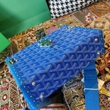 Load image into Gallery viewer, CASSETTE TRUNK (BLUE)