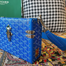 Load image into Gallery viewer, CASSETTE TRUNK (BLUE)