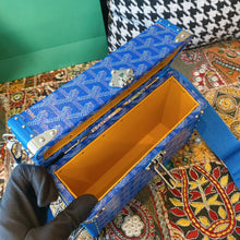 Load image into Gallery viewer, CASSETTE TRUNK (BLUE)