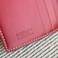 Load image into Gallery viewer, SAINT-MARC CARD HOLDER (RED)