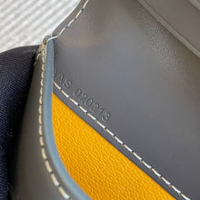 Load image into Gallery viewer, SAINT-MARC CARD HOLDER (GREY)