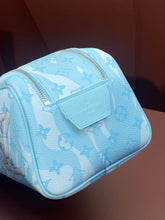 Load image into Gallery viewer, LOUIS DOPP KIT AQUA GARDEN (SKY BLUE)