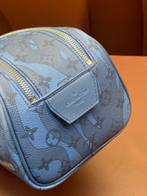 Load image into Gallery viewer, LOUIS DOPP KIT AQUA GARDEN (ABYSS BLUE)