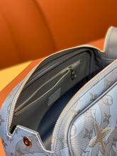 Load image into Gallery viewer, LOUIS DOPP KIT AQUA GARDEN (ABYSS BLUE)