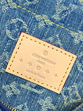 Load image into Gallery viewer, LOUIS POCHETTE COSMETIQUE PM (DENIM)