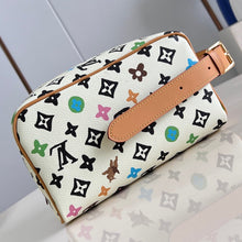 Load image into Gallery viewer, LOUIS LOCKER DOPP KIT (CREAM MULTICOLOR)