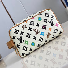 Load image into Gallery viewer, LOUIS LOCKER DOPP KIT (CREAM MULTICOLOR)