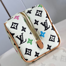 Load image into Gallery viewer, LOUIS LOCKER DOPP KIT (CREAM MULTICOLOR)