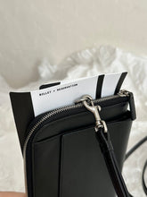 Load image into Gallery viewer, BALEN PASSPORT WALLET (BLACK)
