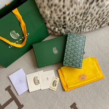 Load image into Gallery viewer, SAINT-LAMBERT WALLET (GREEN)