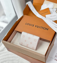 Load image into Gallery viewer, LOUIS VICTORINE WALLET (CURVED)