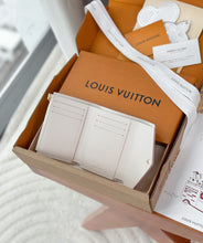 Load image into Gallery viewer, LOUIS VICTORINE WALLET (POINTED)