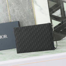 Load image into Gallery viewer, CHRISTIAN OBLIQUE JACQUARD A4 CLUTCH (BLACK)