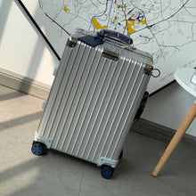 Load image into Gallery viewer, CLASSIC CABIN 36L SILVER (NAVY HANDLE)