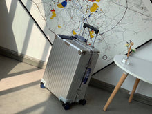 Load image into Gallery viewer, CLASSIC CABIN 36L SILVER (NAVY HANDLE)