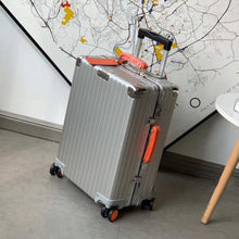 Load image into Gallery viewer, CLASSIC CABIN 36L SILVER (ORANGE HANDLE)