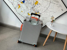 Load image into Gallery viewer, CLASSIC CABIN 36L SILVER (ORANGE HANDLE)