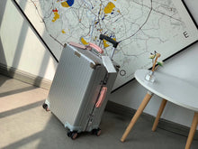 Load image into Gallery viewer, CLASSIC CABIN 36L SILVER (PINK HANDLE)