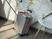 Load image into Gallery viewer, CLASSIC CABIN 36L SILVER (RED HANDLE)