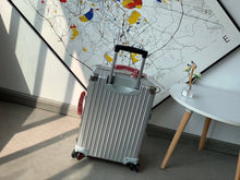 Load image into Gallery viewer, CLASSIC CABIN 36L SILVER (RED HANDLE)