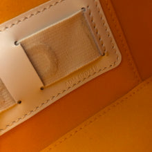 Load image into Gallery viewer, MUSE VANITY CASE (WHITE)