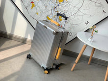 Load image into Gallery viewer, CLASSIC CABIN 36L SILVER (YELLOW HANDLE)