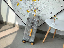 Load image into Gallery viewer, CLASSIC CABIN 36L SILVER (YELLOW HANDLE)