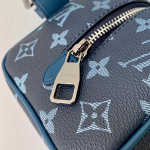LOUIS LOCKER DOPP KIT (BLUE)