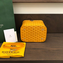 Load image into Gallery viewer, MUSE VANITY CASE (YELLOW)
