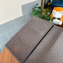Load image into Gallery viewer, LOUIS CLASSIC CHECKED PASSPORT HOLDER (BROWN)
