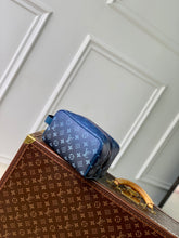 Load image into Gallery viewer, LOUIS LOCKER DOPP KIT (BLUE)
