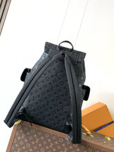 Load image into Gallery viewer, LOUIS CHRISTOPHER MM TAURILLON LEATHER BACKPACK (BLACK)
