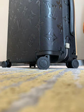 Load image into Gallery viewer, LOUIS HORIZON 55 MONOGRAM EMPREINTE (BLACK)
