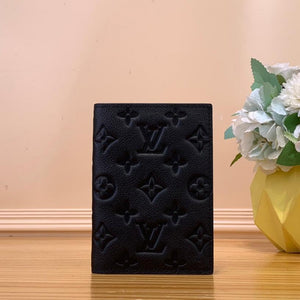 LOUIS CLASSIC MONOGRAM LEATHER PASSPORT HOLDER (BLACK)