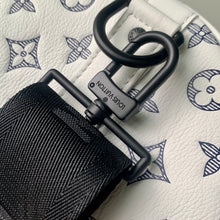 Load image into Gallery viewer, LOUIS KEEPALL BANDOULIERE 50 (WHITE)
