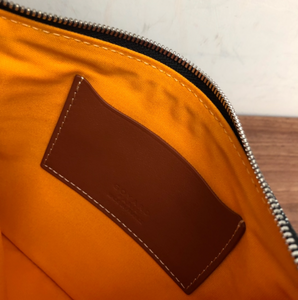 SENAT PM POUCH (BLACK TAN)
