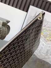 Load image into Gallery viewer, SENAT GM POUCH (BLACK TAN)

