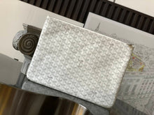 Load image into Gallery viewer, SENAT GM POUCH (WHITE)

