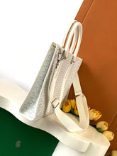 Load image into Gallery viewer, MORVAN DOCUMENT CASE (WHITE)
